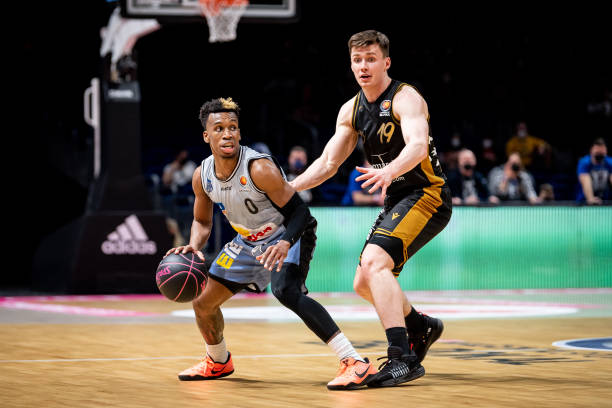 与曼奇尼时 与曼奇尼时