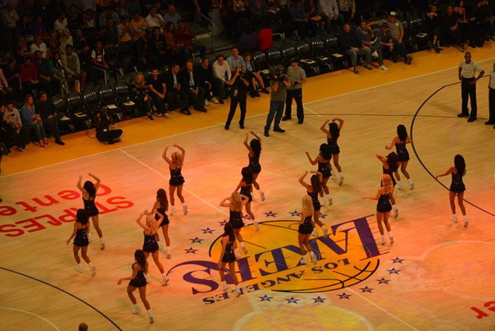 但因膝伤缺 但因膝伤缺